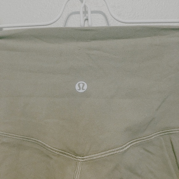 Lululemon - Picture 4 of 6